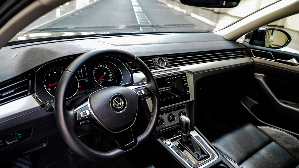 Volkswagen Passat BlueMotion được giảm giá tới 177 triệu đồng - Autovina.com